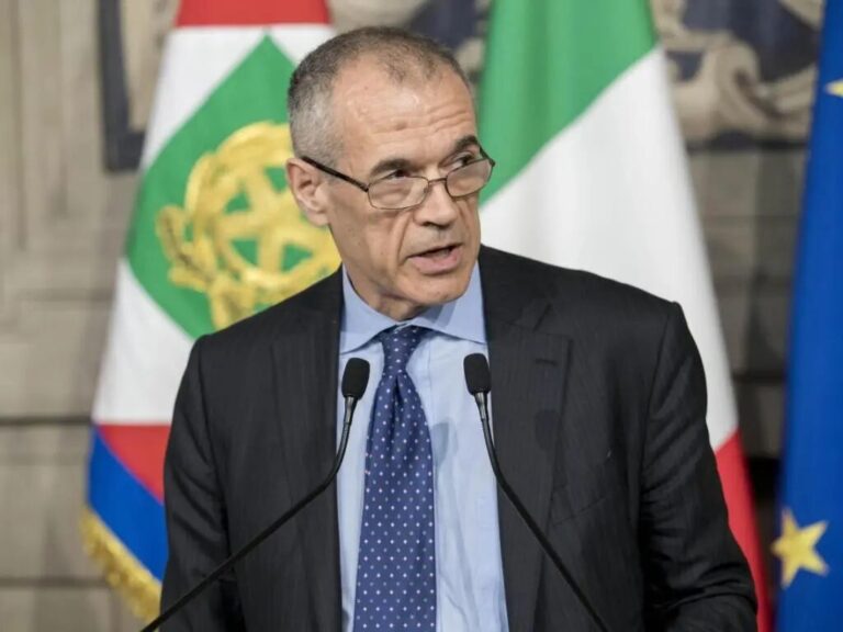 Carlo Cottarelli durante un intervento pubblico
