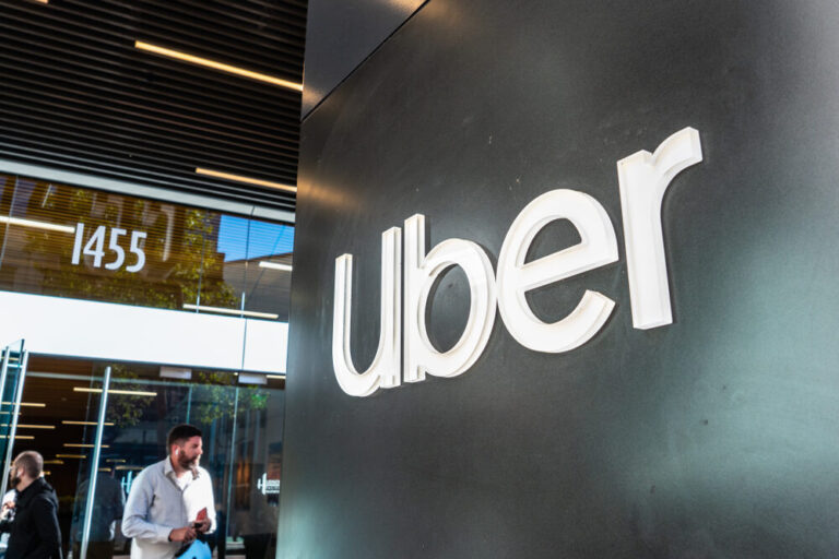 Multa a Uber per sospensioni automatizzate