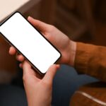 Meadow, il telefono minimalista quadrato