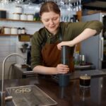 AeroPress Brewer e Macinacaffè Manuale in Noce