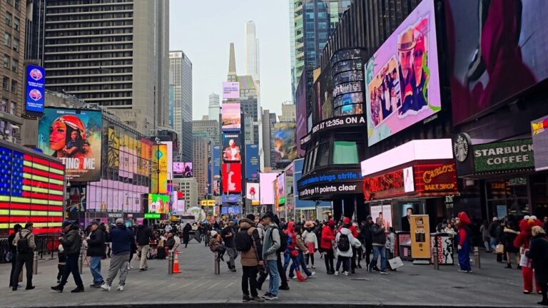 Il sindaco di New York, Zohran Mamdani, parla all'assemblea sull'intelligenza artificiale.